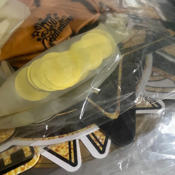 Graduation Party Decor Kit (Gold & Black) - Picture 5 of 7